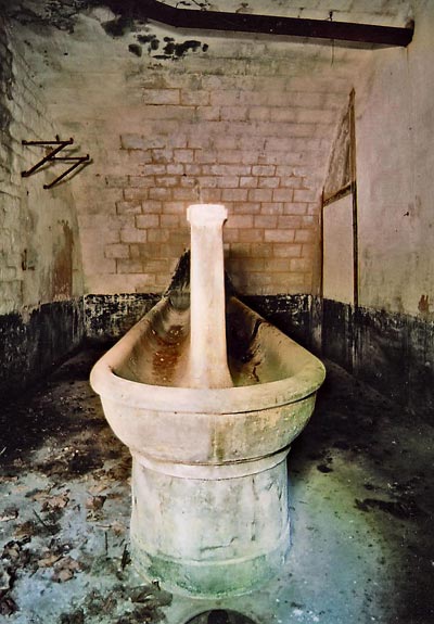 Le lavabo.
