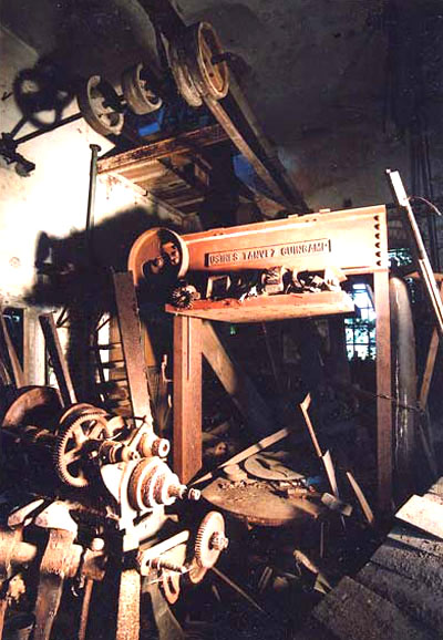 Presse � pommes Tanvez de 120 tonnes.