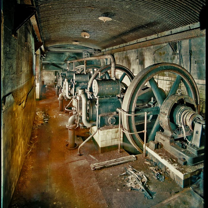 Quatre moteurs monocylindres Deutz.