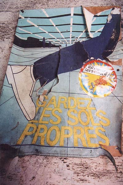 Les anciennes usines sont toujours un musée des affiches CHS.