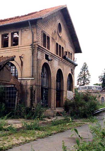 Un des bâtiments originaux de l'usine.